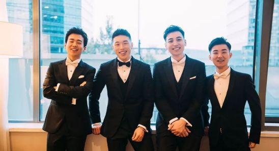 他因脸上有麻子被赐名烧饼，13岁德云社出道，今变肌肉男娶娇妻