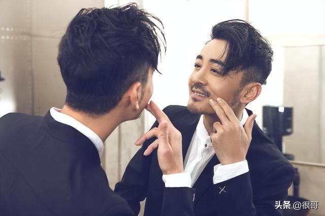 《摇滚狂花》中前狂花乐队成员都有谁？认出了姚晨，没认出代乐乐