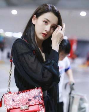 羽然(她夺走了刘昊然的荧幕初婚，当穿上黑纱裙后，是“羽然”没错了)