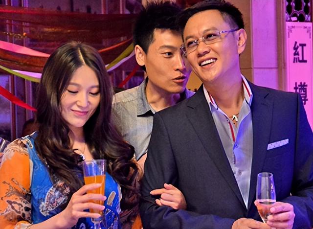 “最贵龙套”冯嘉怡：身为富豪爱演戏，片酬不够车油钱，只为过瘾