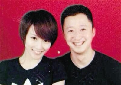 有种“不一样”叫吴京的结婚证，画风就是这么霸气！明星结婚照大盘点