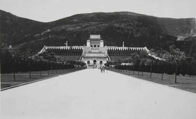 离蒋介石最近的一对“伪装者”，是他亲自面试录取的