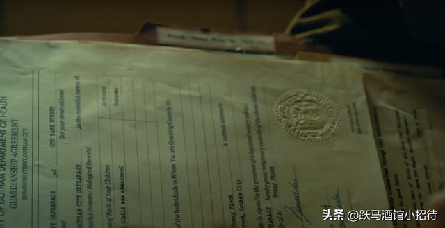 杰昆·菲尼克斯的《小丑》究竟牛在哪，看看这些可怕的细节