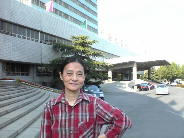 《光荣与梦想》主演田小洁：离过婚，再婚妻子是江珊？