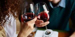 开心色网站(酗酒不能让男人快乐，却能让女人更愉悦)