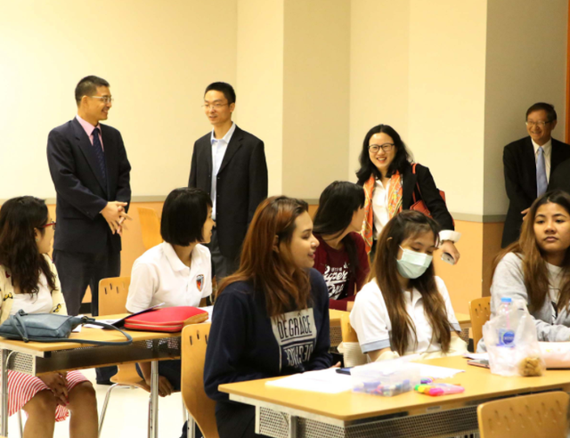 痴迷上中国综艺的乌克兰美女，读博6年写不出论文，学校无奈清退