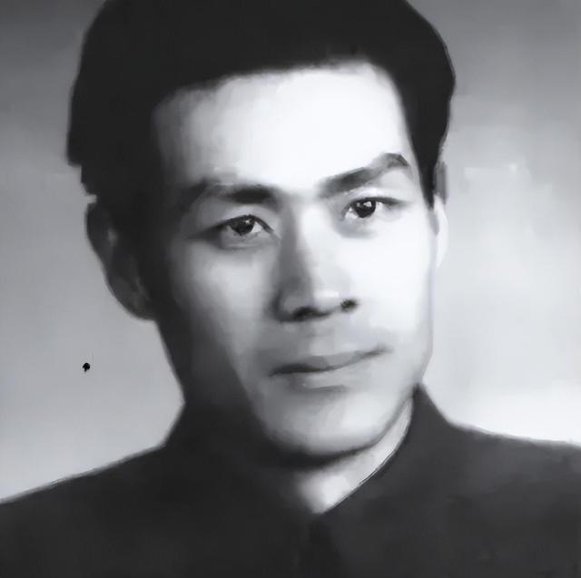 蓝天野：前半生是地下尖兵，后半生是戏剧演员，94岁获七一勋章