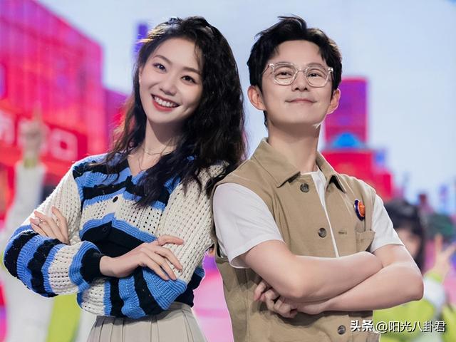 大瓜！新人女主持遭湖南卫视打码，被曝高调交往许嵩，刚红就出走