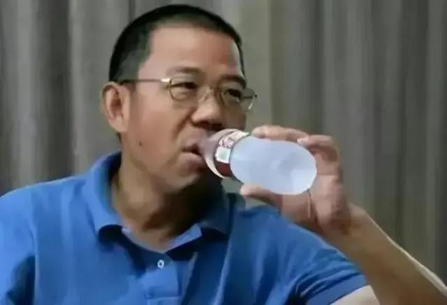 被逼急眼了！！即将70的钟睒睒深夜发文？