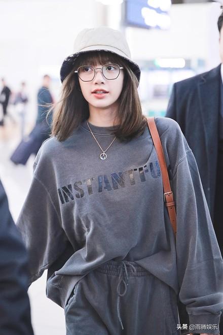 同为九零后选秀导师，鞠婧祎程潇超优秀，孟美岐Lisa靠硬实力