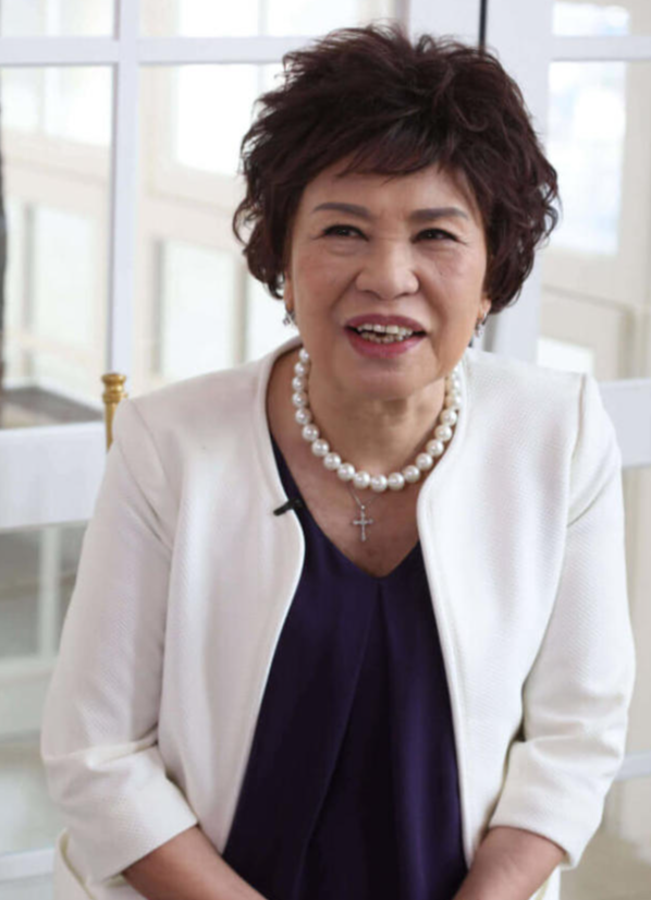 87岁无性无爱，为做慈善倾家荡产，明明长得丑却被称最美女神