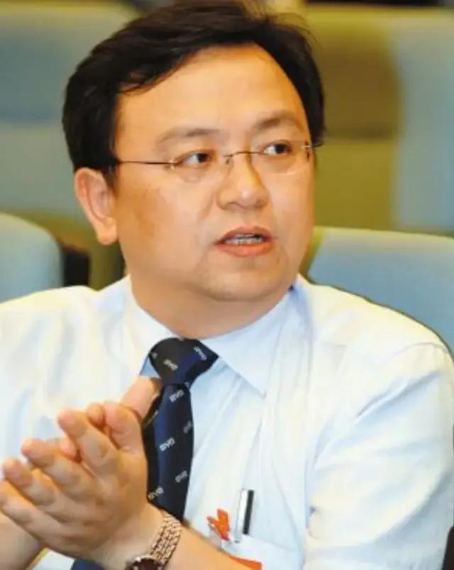 王传福：13岁丧父15岁丧母，嫂子卖嫁妆供上学，百亿身家不忘兄嫂