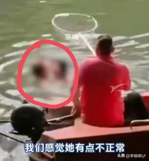 两外国女子在广州公园亲吻，穿着暴露，精神兴奋，驱赶都无效！