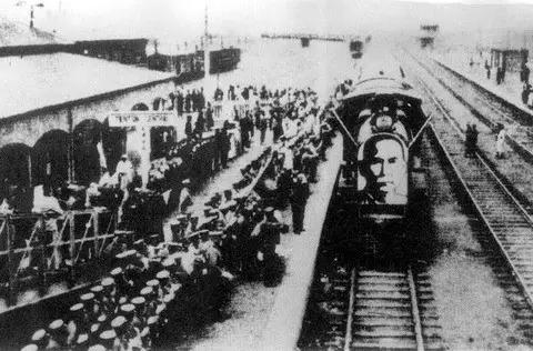 中国近代历史上著名的三段三角恋