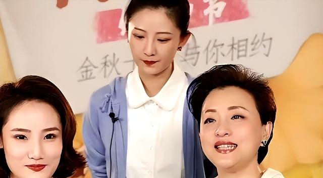 他是杨澜的儿子，不仅身高1米85，就连长相也像复制粘贴