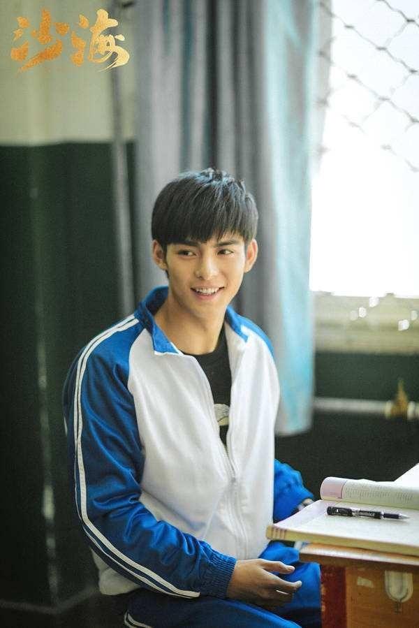 出演《沙海》没火，今在《陈情令》中饰演薛洋爆红，片约不断