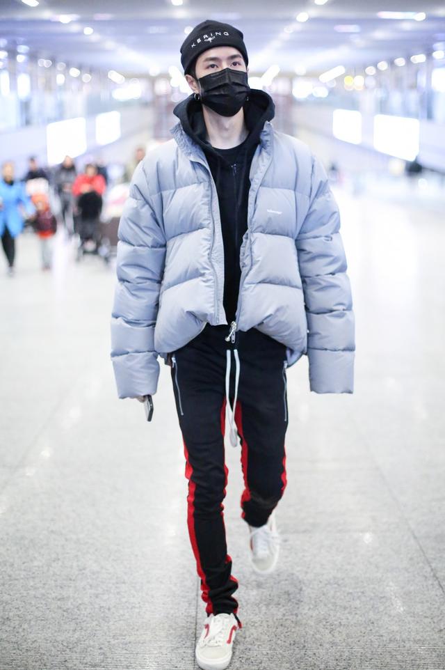 王一博又长大一岁,祝这位潮酷boy生日快乐