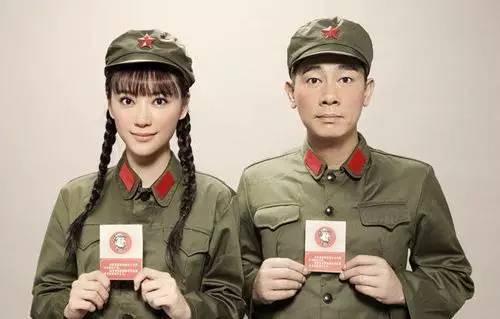 “四爷”“若曦”现代婚纱照曝光 还有那个抢镜的打底裤你给几分