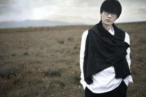 别咬我许嵩(不带脏字骂人，许嵩为何看不惯娱乐圈？歌词里面有解释：别咬我)