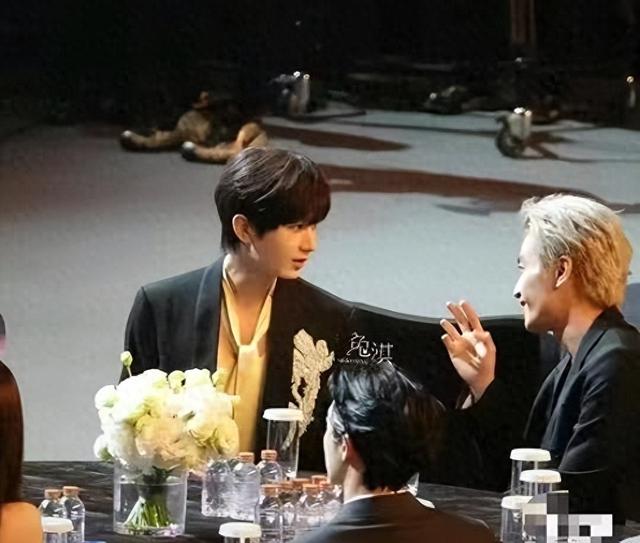 陈晓怎么都想不到，当初身边的小跟班，如今已成了古装“顶流”