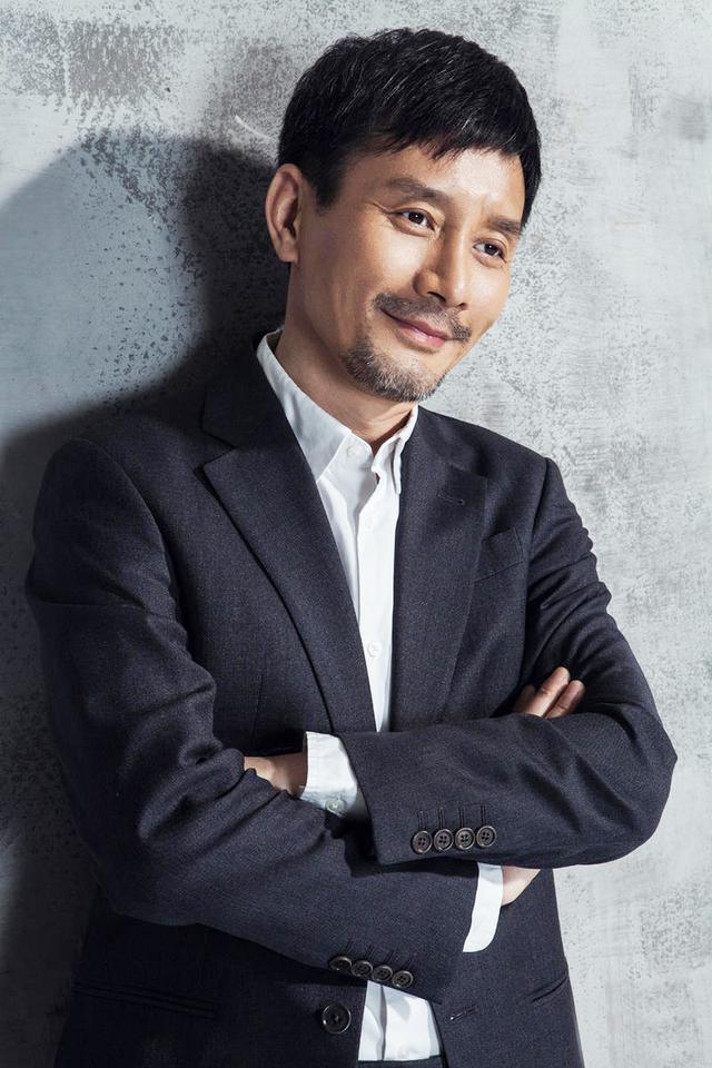 《光荣与梦想》主演田小洁：离过婚，再婚妻子是江珊？