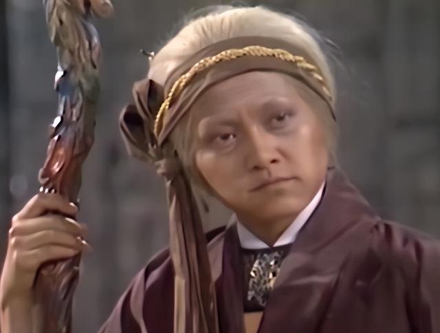 8版金花婆婆变脸黛绮丝，有人颜值惊艳，有人惨不忍睹