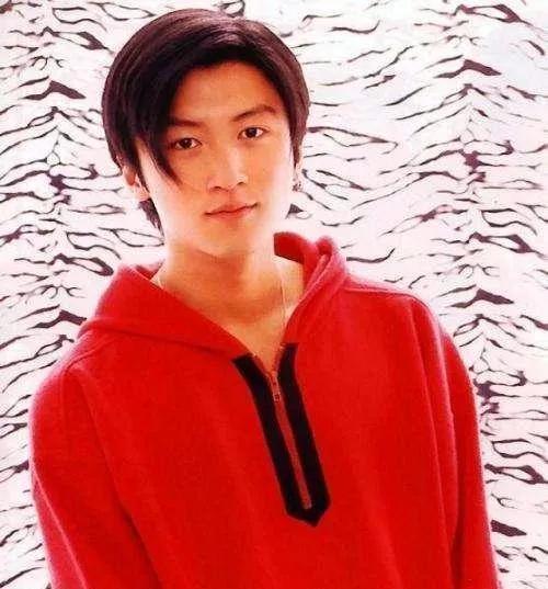 谢霆锋张柏芝9岁小儿子近照：笑容似老爸，留着谢霆锋同款刘海