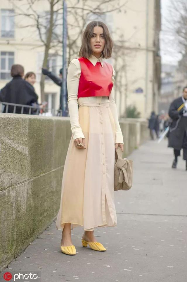 拖鞋要带点跟才好看