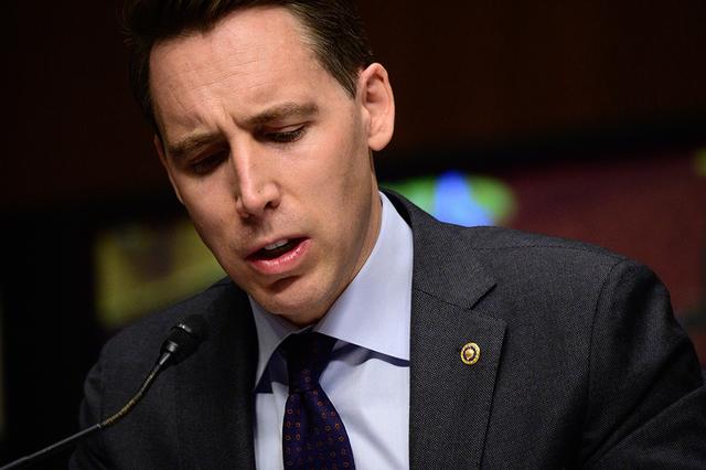 美国男性沉迷色情影片和电子游戏？“自由主义者妄图‘解构美国’”