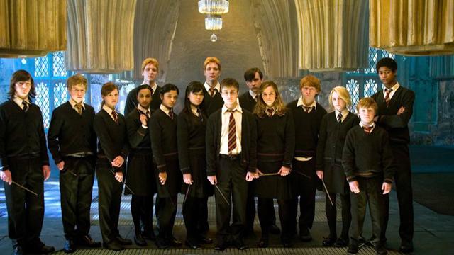 《哈利波特与凤凰社》重映，乌姆里奇是如何一步步控制霍格沃兹的