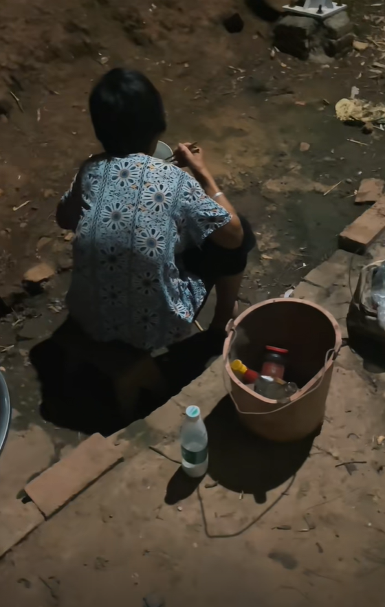 湖南女孩被誉为抖音“余华”，文笔细腻回忆童年，外婆是唯一女主