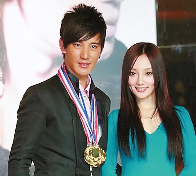 女星李小璐的出轨行为极其恶劣，跟自己干弟弟偷情，夜夜笙歌！