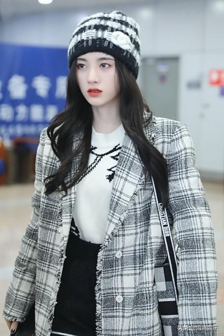 同为九零后选秀导师，鞠婧祎程潇超优秀，孟美岐Lisa靠硬实力