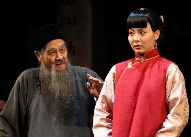 蓝天野：前半生是地下尖兵，后半生是戏剧演员，94岁获七一勋章