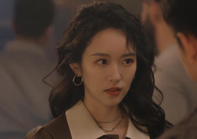 白色橄榄树原著大结局：东国战乱结束，阿瓒追封烈士，宋冉牺牲