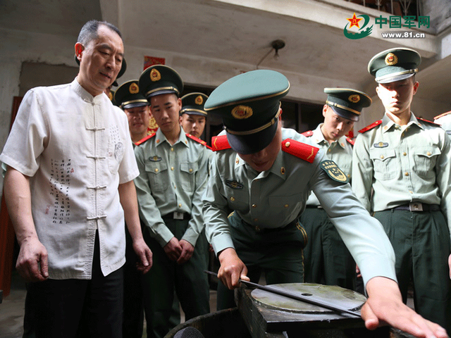 奋战七天抗击泥石流，忘不了那把湛卢剑