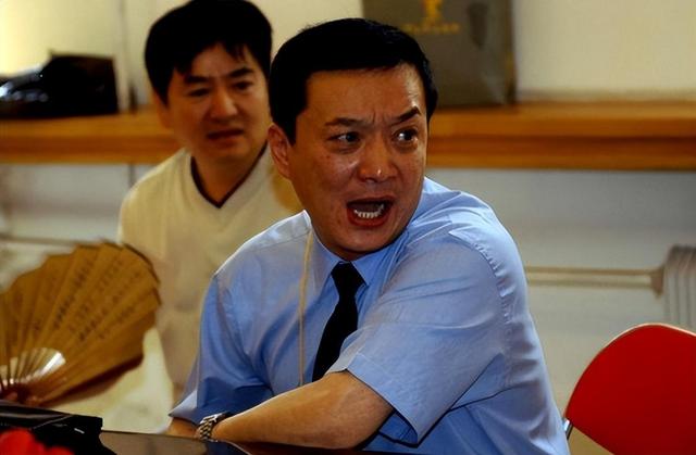 相声演员王平51岁去世,留下妻女悲痛欲绝,逝世原因让人泪目