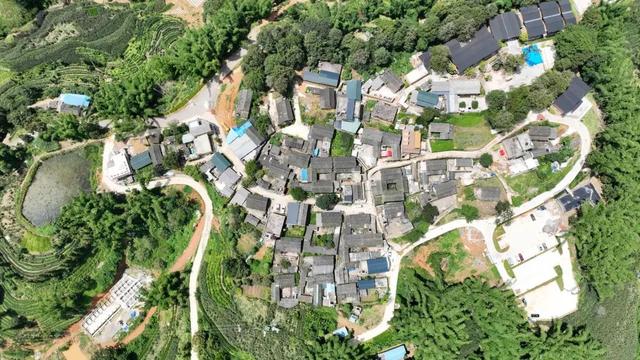 有一种叫云南的生活·旅居云南丨是时候去村里旅居，做一次曼海“精神村民”！