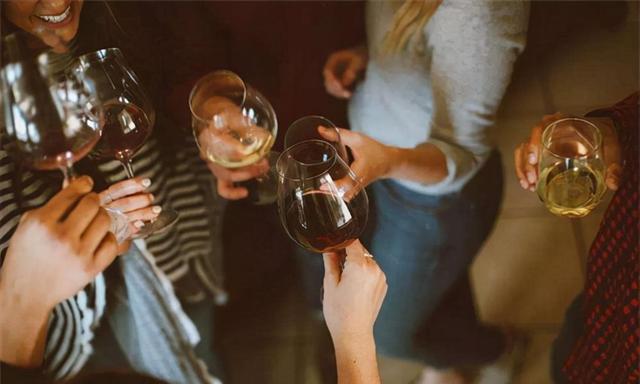 1991年上海一场包工头包养发廊女引发的荒唐伦理悲剧