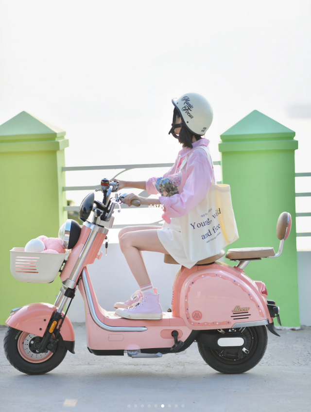 爱玛推出“网红车”蛋蛋2023 轻奢浪漫有格调