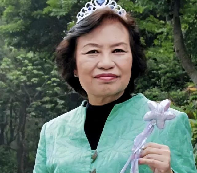 87岁无性无爱，为做慈善倾家荡产，明明长得丑却被称最美女神