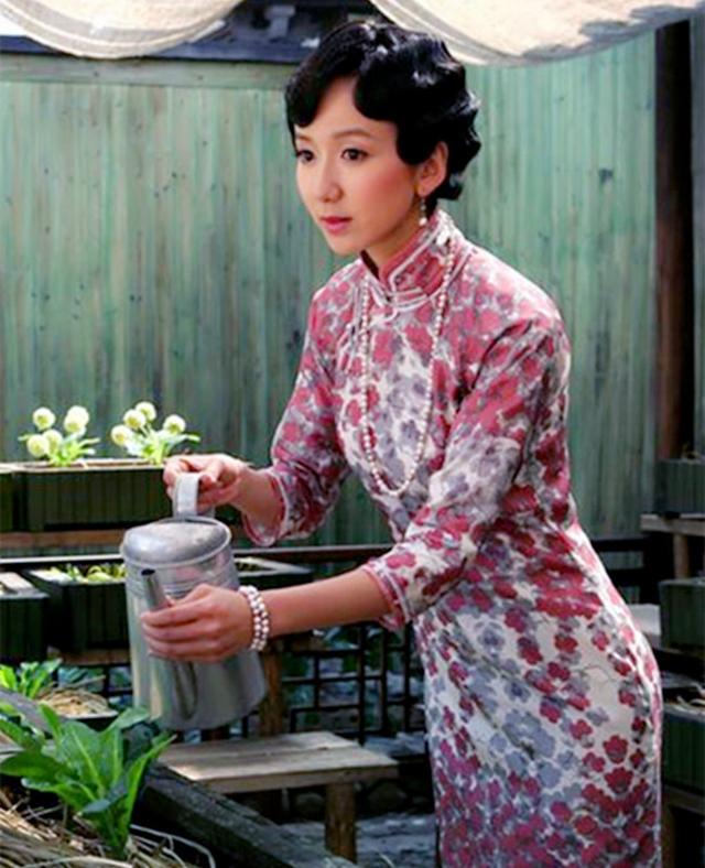 娄艺潇《爱情悠悠》10张民国旗袍造型，胡一菲秒变贵太太