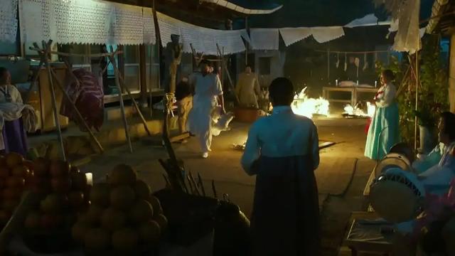 豆瓣7.2的《哭声》,又爽又懵逼的暴力美学