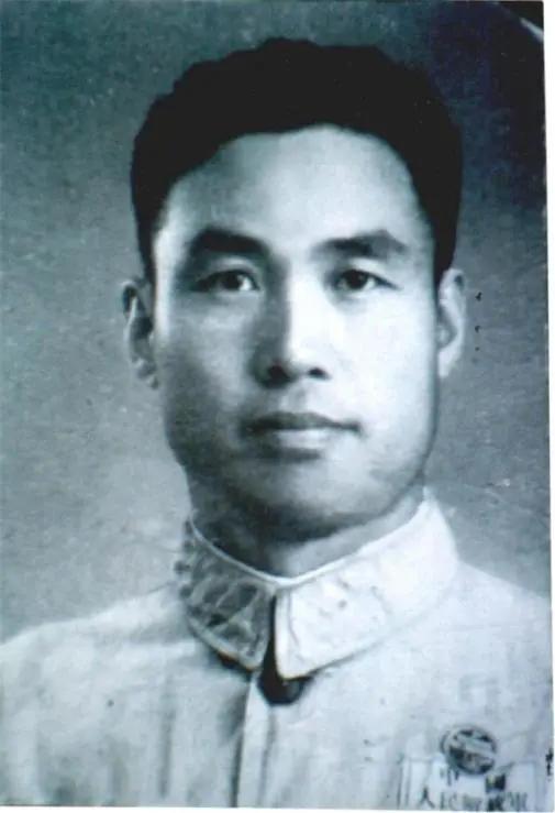 离蒋介石最近的一对“伪装者”，是他亲自面试录取的