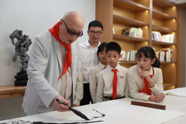 崇文馆开馆!艺术大师齐聚杭州这所学校,助力孩子们成就艺术之梦