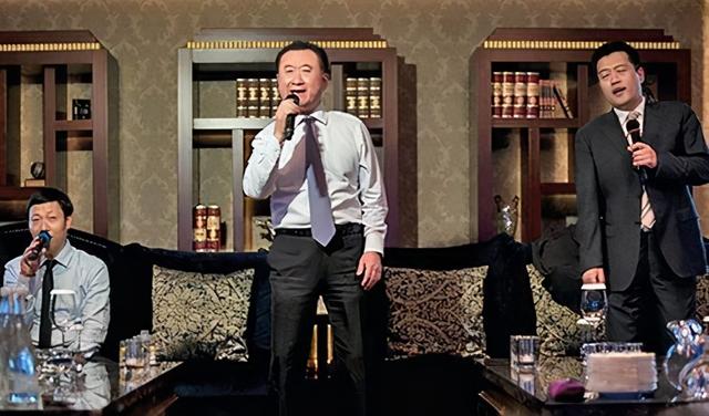 王健林背后大靠山，花24亿建座酒店送妻子，堪称辽宁真正的首富