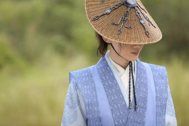 白敬亭演顾南衣被赞“神仙选角”，颜值高就适合演古装剧吗？