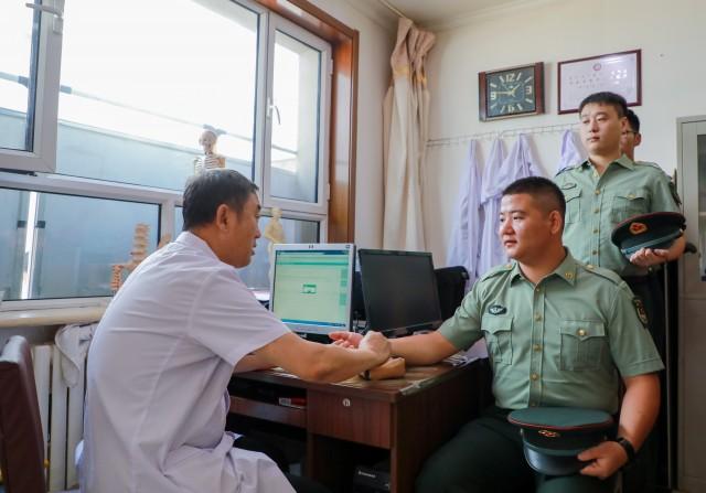 体验非遗药灸疗法