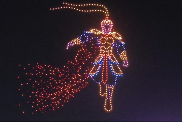 跨年烟花下,那些守护者们的“微光”同样“闪耀”