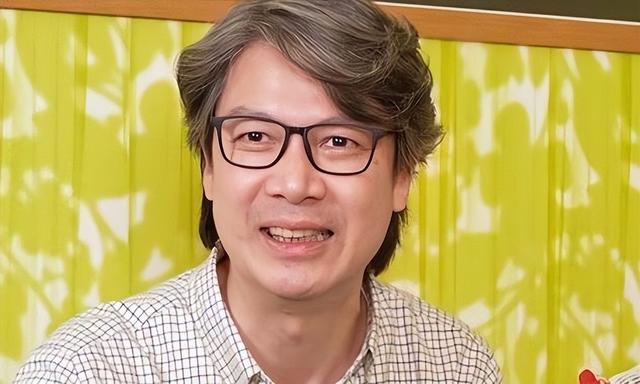 知名港星满头白发出镜！自觉年龄大不愿染发，出轨港姐事业尽毁